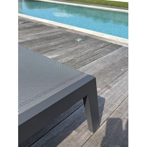 Bain de soleil en aluminium et toile plastifiée