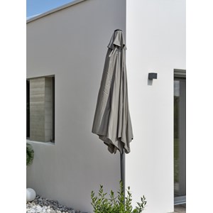 Parasol à manivelle en aluminium  et toile
