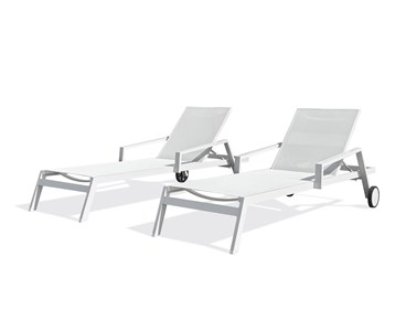 Lot de 2 bains de soleil en aluminium et toile plastifiéehe