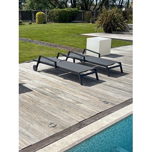 Lot de 2 bains de soleil en aluminium et toile plastifiée