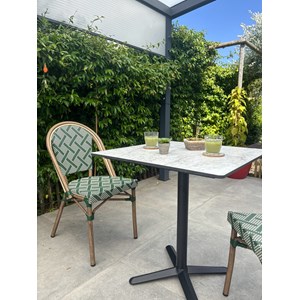 Ensemble repas de jardin 2 places en acier et plateau en hpl