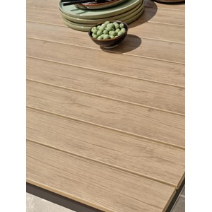 Table de jardin en alu plateau en polywood imitation bois