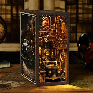 Collectionneurs de voitures. Book nook en bois, design 3d.