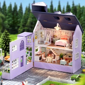 Mansion du bonheur. Maquette 3d avec design de panneau de porte ouverte.