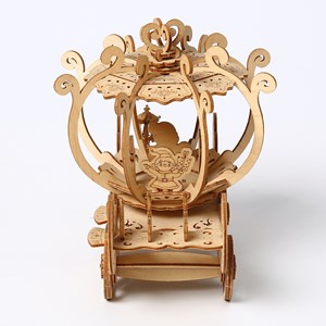 Maquette en bois 3d, conception de carrosse en citrouille.