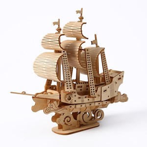 Maquette en bois 3d, conception de bateau à voile avec mouvement mécanique.