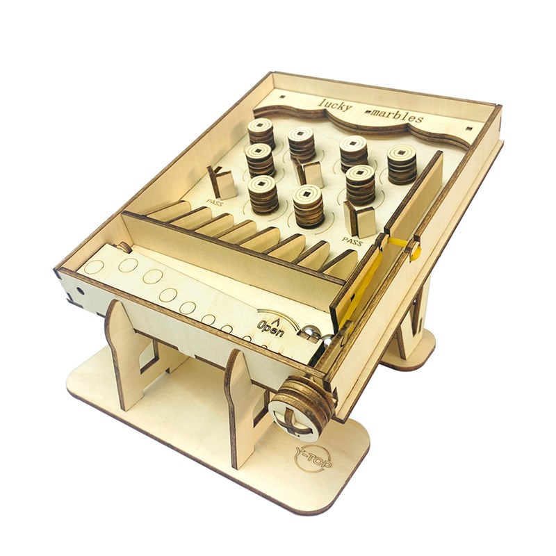 Maquette en bois 3d, avec mouvement mécanique design de jeu de billes. 50 pièces