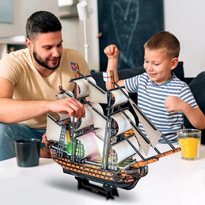 Puzzle 3d navire hsm vistory avec lumières led. 55,5*11,8*41,5 cms, 163 pièces.