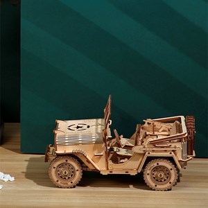 Maquette en bois 3d, design tout terrain avec mouvement mécanique. 395 pièces.
