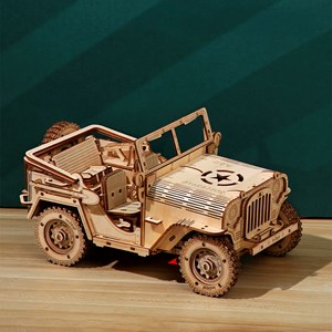 Maquette en bois 3d, design tout terrain avec mouvement mécanique. 395 pièces.