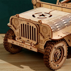 Maquette en bois 3d, design tout terrain avec mouvement mécanique. 395 pièces.
