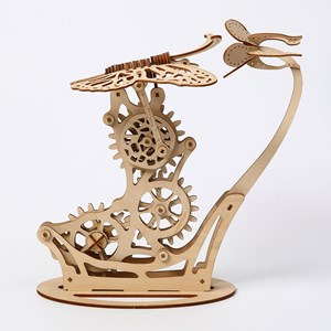 Maquette en bois 3d, design de papillon avec mouvement mécanique. 138 pièces.