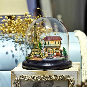 Maquette miniature 3d paris romantique 14x14x13,7 cm.