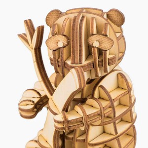 Panda en bois 3d à construire. 67 pièces.