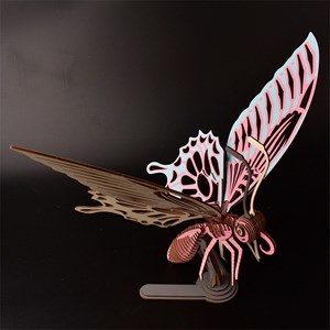 Puzzle 3d en bois. Papillon. 87 pièces.