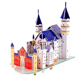 Puzzle 3d en carton du château de neuschwanstein en allemagne. 31 pièces.