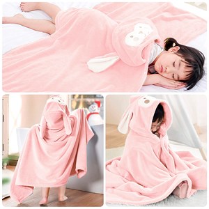 Serviette enfant design lapin. Multi-usages.