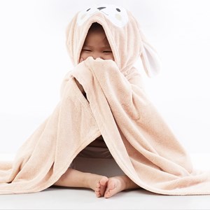 Serviette enfant design lapin. Multi-usages : serviette de bain.