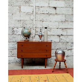 Olga, la commode en bois foncé n°284