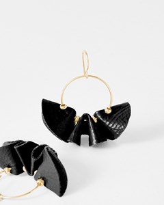 Boucles d'oreilles pendantes chloé vernis noir