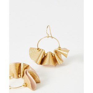 Boucles d'oreilles pendantes chloe metallic gold