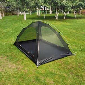 Moustiquaire type tente de camping.