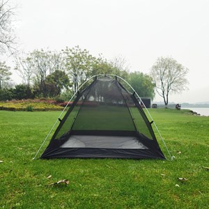 Moustiquaire type tente de camping.