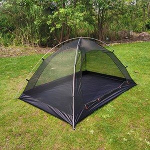 Moustiquaire type tente de camping.