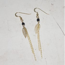 Boucles d’oreilles feuilles spinelle