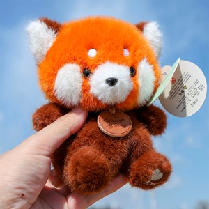 Doudou extra doux et moelleux. Design panda rouge. 17 cm.