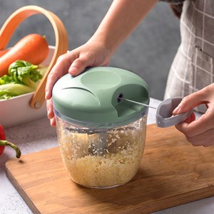 Hachoir multifonction avec des lames en acier inoxydable.