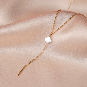 Collier en y trèfle