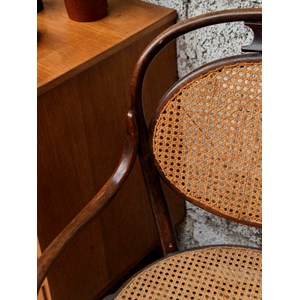 Ernest, le fauteuil canné en bois n°589