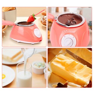 Chocolatière électrique avec plusieurs accessoires.