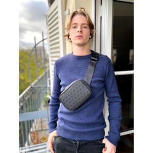 E2r sac banane en tissu automobile upcyclé tressé noir et motifs cuir