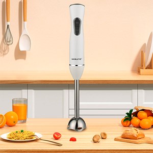 Mixeur plongeant de 600w avec deux vitesses, design ergonomique.