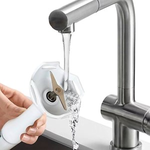 Mixeur à main de 200w avec des lames en acier inoxydable.