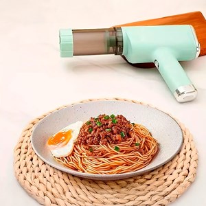 Machine à pâtes avec 40w, 200g de capacité et 5 moules différents.