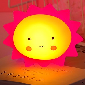 Lumière nocturne led pour enfants anti-peur. Design soleil bicolore.