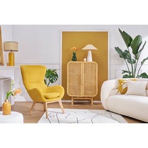 Fauteuil en tissu effet velours jaune moutarde et bois eskua