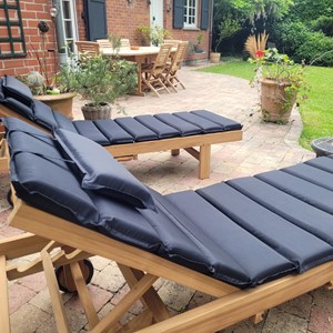Matelas noir pour bain de soleil
