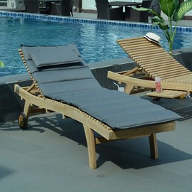 Matelas gris pour bain de soleil