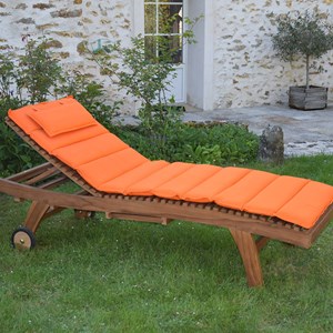 Matelas orange pour bain de soleil