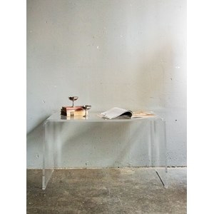 Table basse en plexiglass n°575