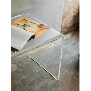 Table basse en plexiglass n°575