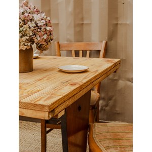 Denise, la table bistro en bois n°45