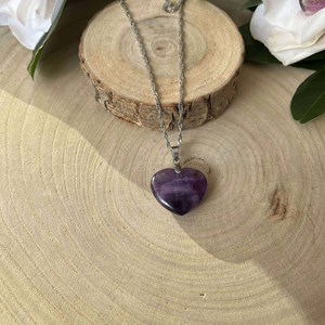 Collier pendentif cœur en améthyste – chaîne acier inoxydable argenté