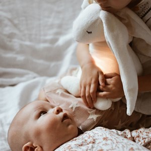 Peluche veilleuse lapin magique cream 2.0