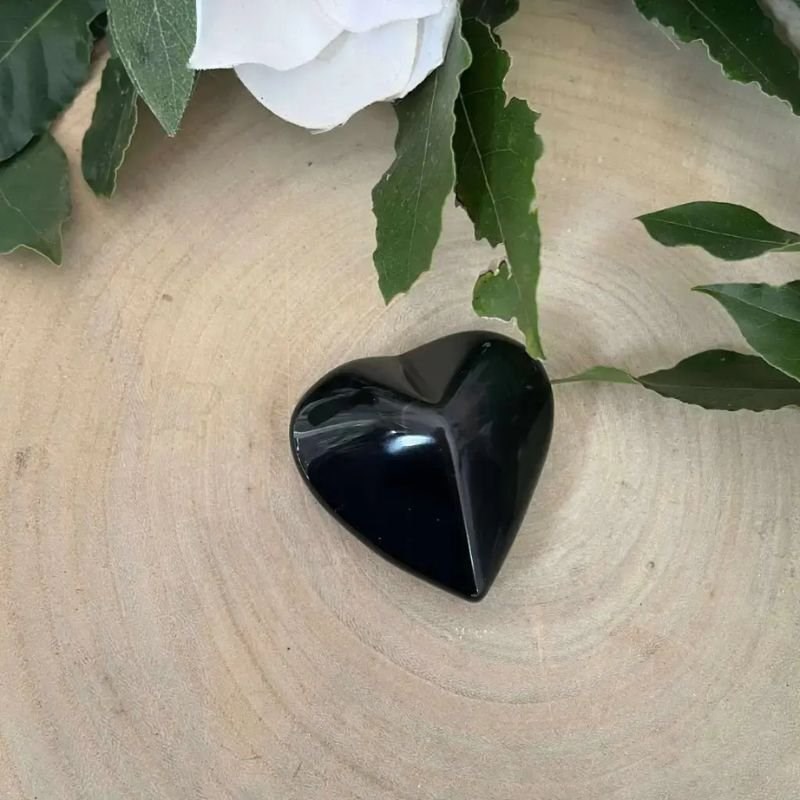 Galet cœur en obsidienne œil céleste – protection et énergie spirituelle