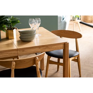 Chaises en bois clair et noir (lot de 2) walford